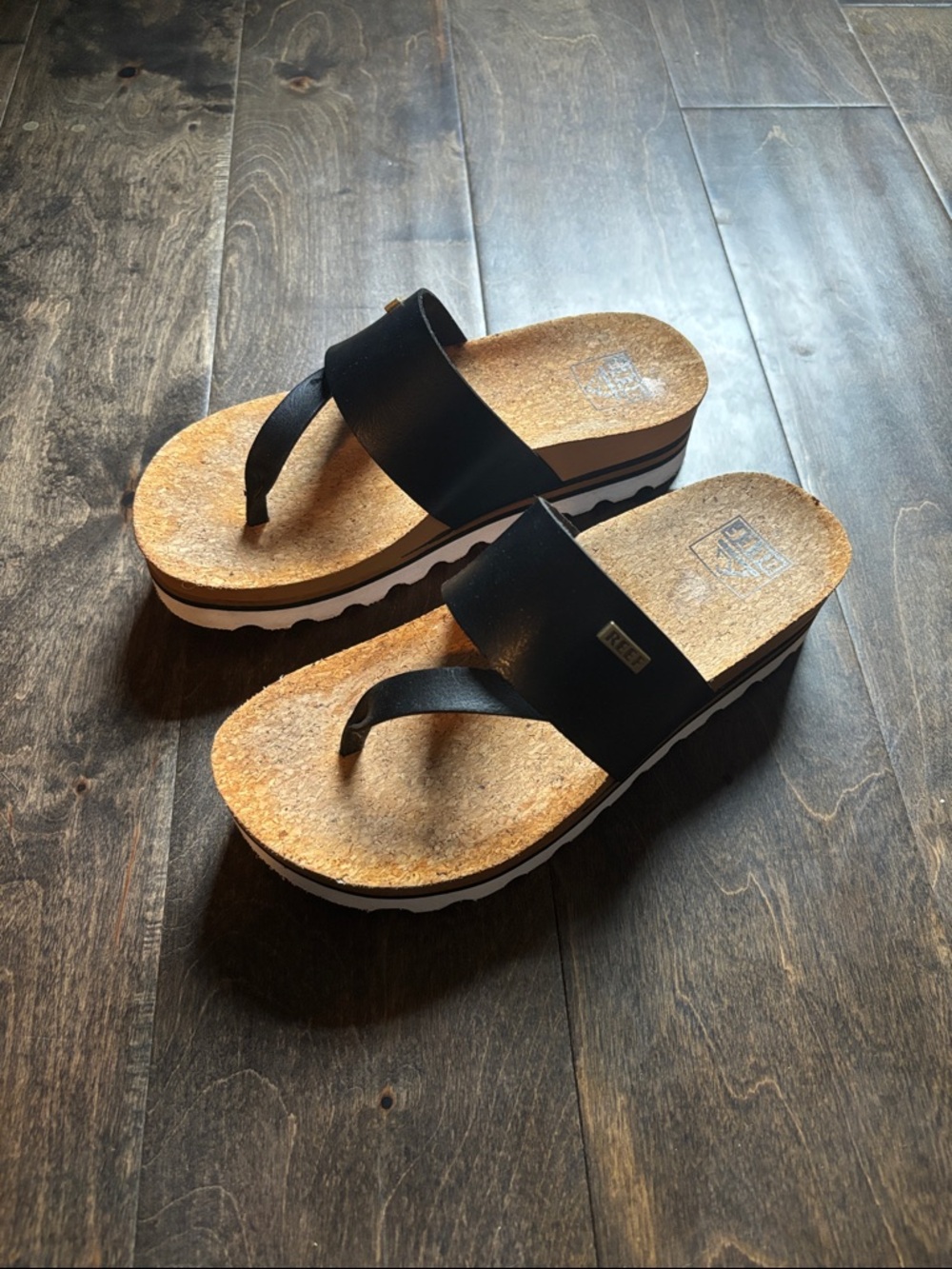 Reef Cork Platform Thong Sandals - Women - Picture 2 of 3